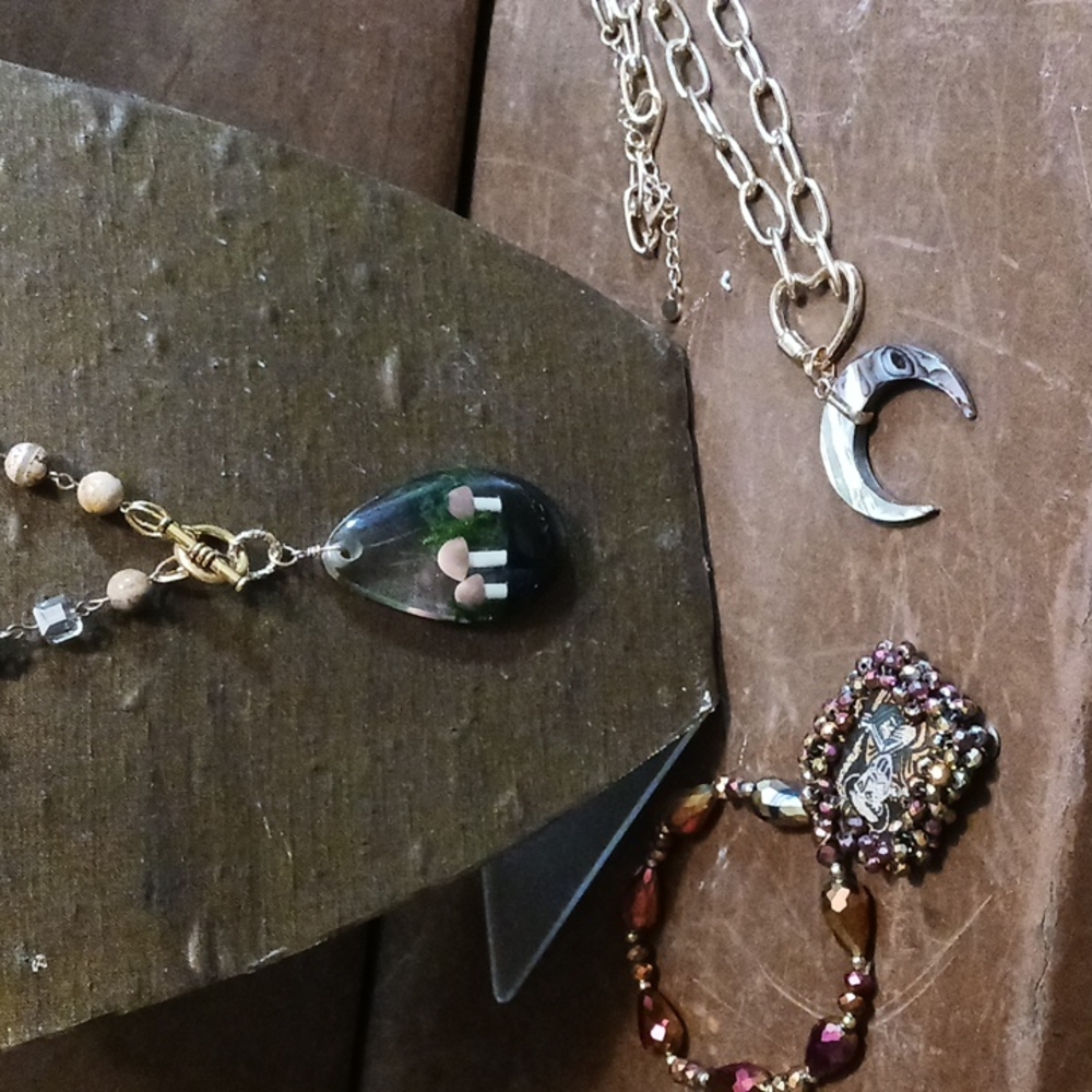 3 pieces of beautiful Jewelry. - Picture 1 of 9